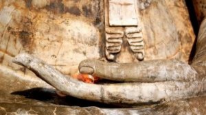 cropped-hand-of-buddha_h413.jpg